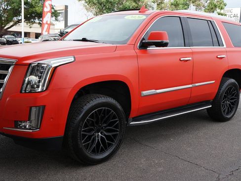 Used 2020 Cadillac Escalade Luxury RWD image 7