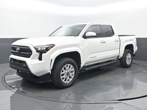 Used 2024 Toyota Tacoma SR5 image 8