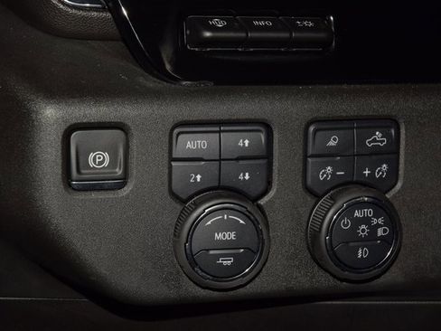 Used 2024 Chevrolet Silverado 1500 High Country w/ Technology Package image 37