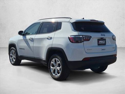 Used 2024 Jeep Compass Latitude AWD/4WD image 8