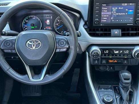 Used 2022 Toyota RAV4 XLE image 15
