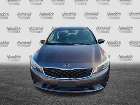 Used 2017 Kia Forte LX FWD image 3