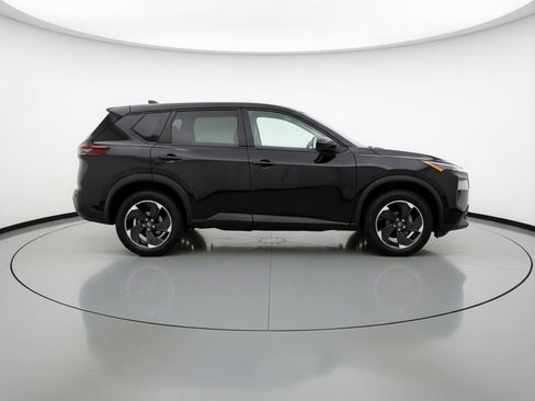 Used 2025 Nissan Rogue SV image 11