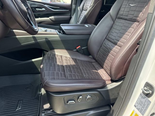 Used 2023 Cadillac Escalade ESV Sport Platinum w/ LPO, ONYX Package RWD image 22