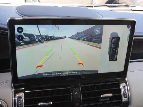 Used 2023 Lincoln Navigator Reserve AWD/4WD image 15