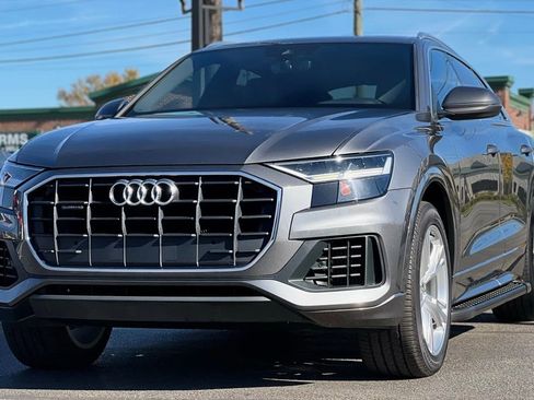 Used 2019 Audi Q8 Premium image 13