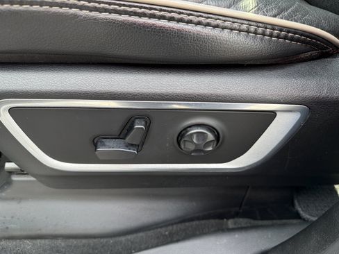 Used 2020 RAM 1500 Laramie AWD/4WD image 21