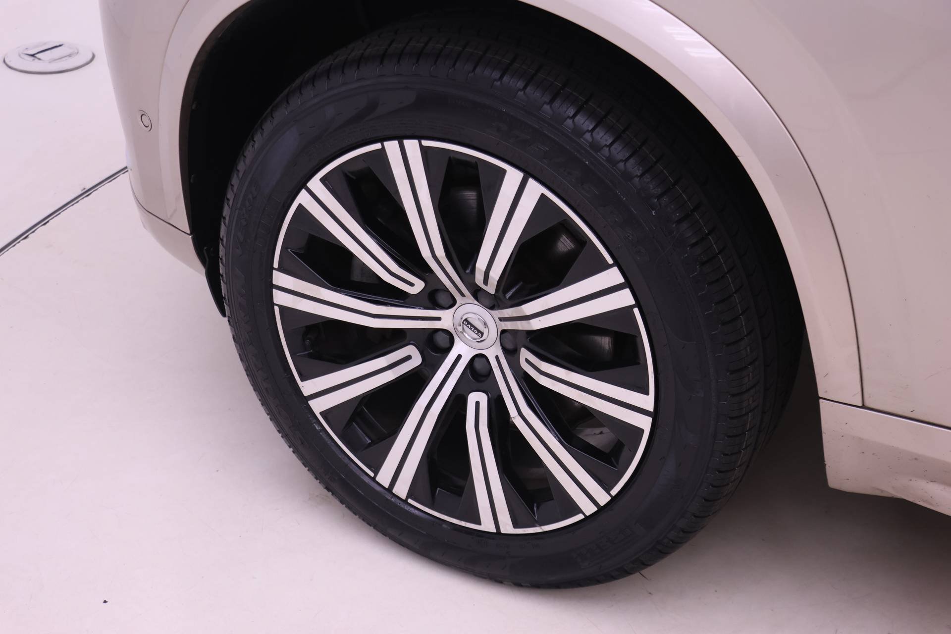 Certified 2024 Volvo XC90 B6 Plus AWD/4WD image 22