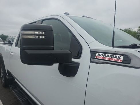 Used 2023 GMC Sierra 2500 AT4 w/ AT4 Preferred Package AWD/4WD image 7