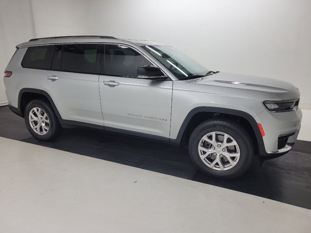 Used 2022 Jeep Grand Cherokee L Limited RWD image 11