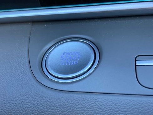 Used 2024 Hyundai Elantra SEL image 18