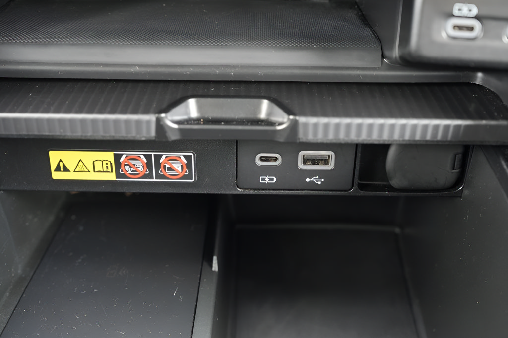Used 2023 Lexus RX 350 F Sport w/ Accessory Package AWD/4WD image 35