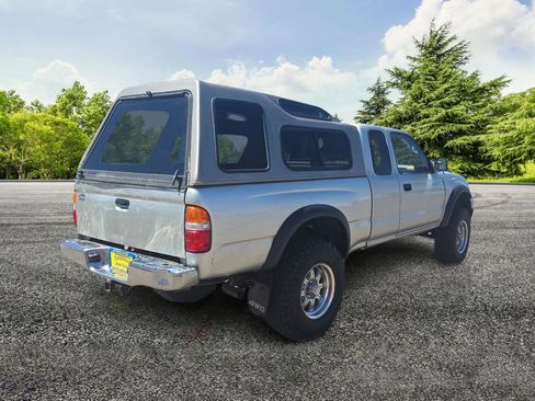 Used 2001 Toyota Tacoma w/ SR5 Package AWD/4WD image 7