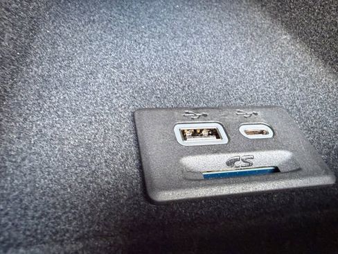 Used 2023 Cadillac XT6 Luxury FWD image 6