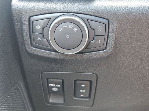 Used 2016 Ford F150 XLT w/ Equipment Group 302A Luxury AWD/4WD image 8
