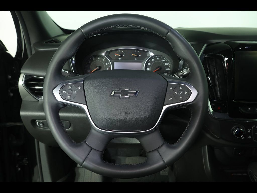 Used 2023 Chevrolet Traverse LT FWD image 23