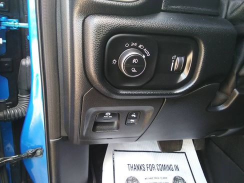 Used 2021 RAM 1500 Big Horn AWD/4WD image 18
