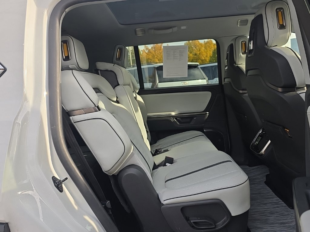Used 2025 Rivian R1S Adventure Dual AWD/4WD image 14