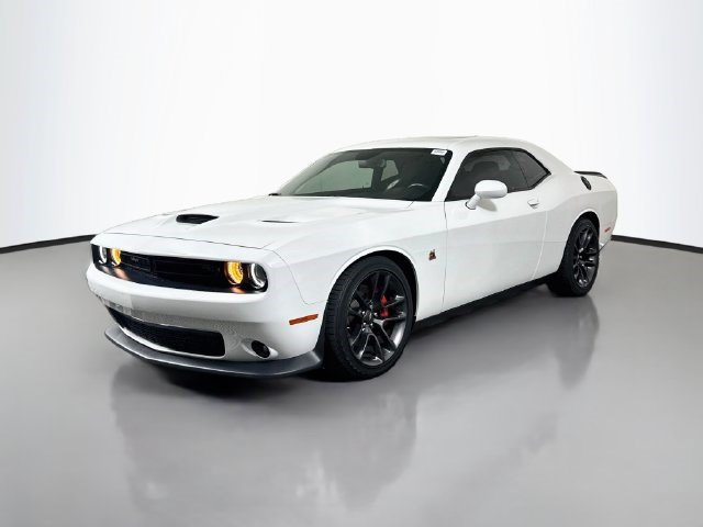 Used 2022 Dodge Challenger R/T Scat Pack RWD image 4
