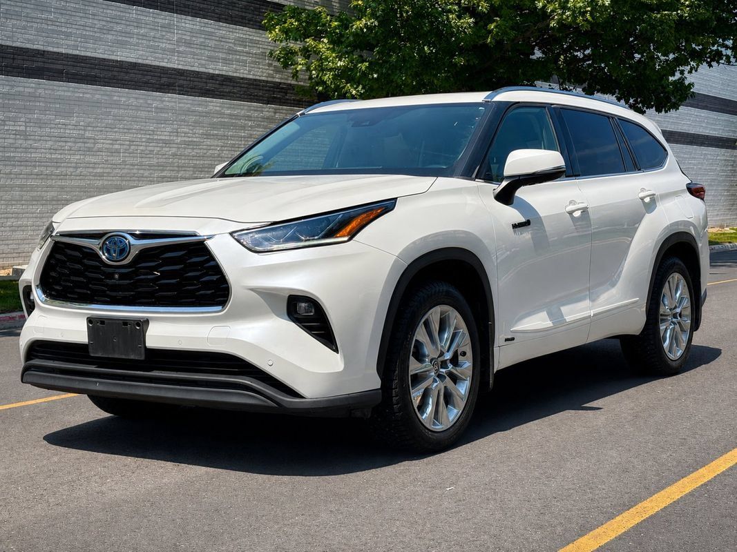 Used 2021 Toyota Highlander Limited AWD/4WD image 1