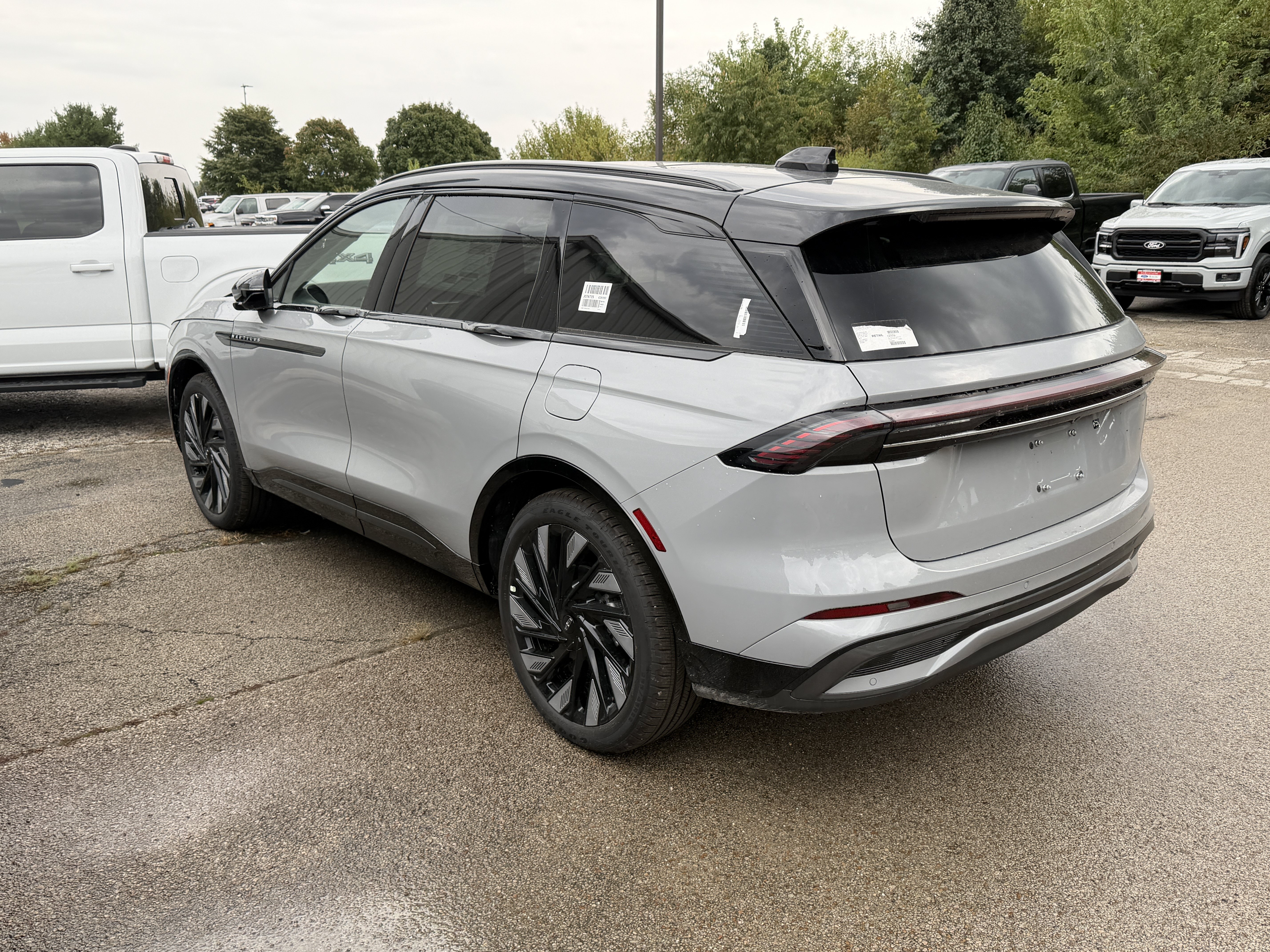 New 2026 Lincoln Nautilus Reserve w/ Jet Appearance Package AWD/4WD image 9