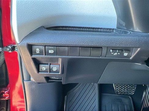 Used 2025 Toyota Sienna XLE image 23