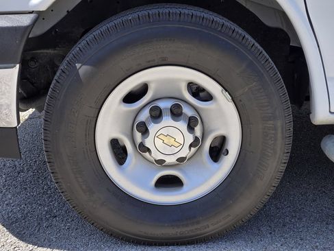 Used 2025 Chevrolet Express 2500 w/ Driver Convenience Package RWD image 11