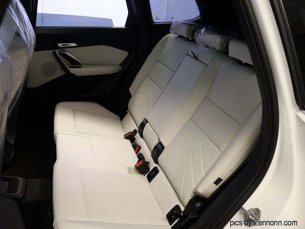 New 2027 BMW X1 xDrive28i AWD/4WD image 12