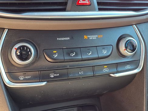 Used 2019 Hyundai Santa Fe SE FWD image 10