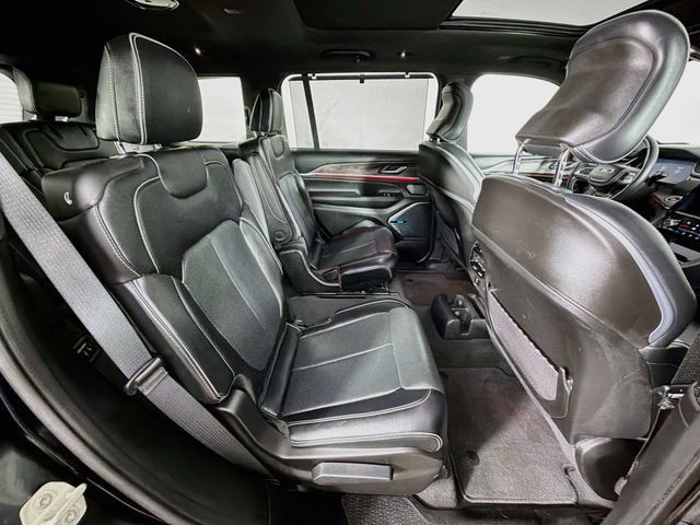 Used 2024 Jeep Grand Cherokee L Overland w/ Advanced Protech Group III AWD/4WD image 31