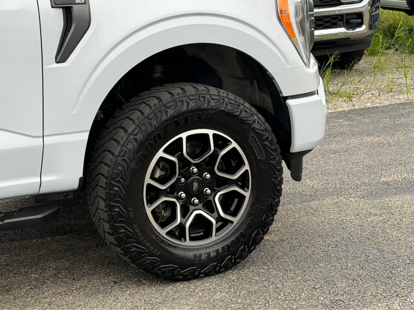 Used 2022 Ford F150 XLT w/ Equipment Group 302A High AWD/4WD image 6