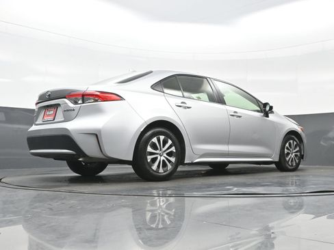 Used 2022 Toyota Corolla LE FWD image 31
