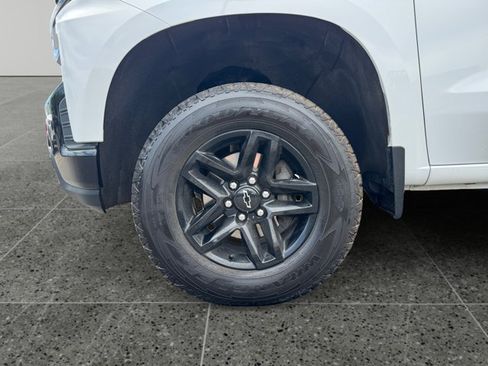 Used 2020 Chevrolet Silverado 1500 LT Trail Boss w/ Convenience Package AWD/4WD image 12