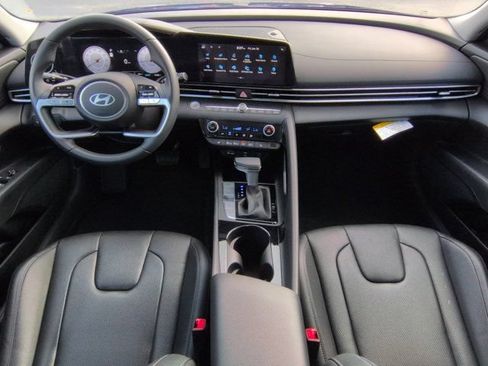 Certified 2024 Hyundai Elantra Limited FWD image 14
