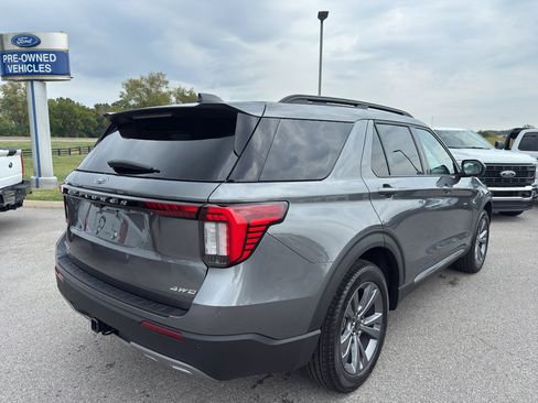 New 2025 Ford Explorer Active w/ Active Comfort Package image 5