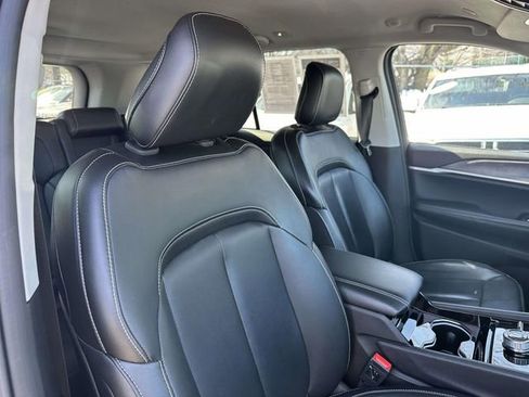 Certified 2023 Jeep Grand Cherokee Limited image 28