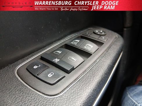 Used 2015 Chrysler 300 Limited w/ Driver Convenience Group image 26