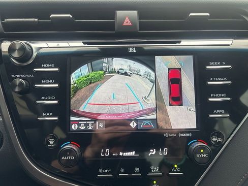 Used 2018 Toyota Camry XLE w/ Driver Assist Package image 16