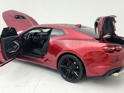 Used 2021 Chevrolet Camaro LT image 11