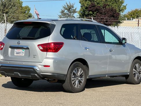 Used 2017 Nissan Pathfinder SV AWD/4WD image 3