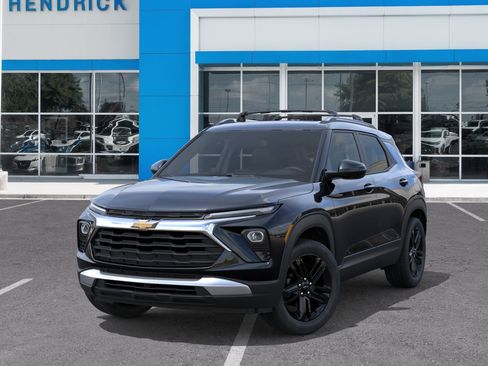 New 2026 Chevrolet TrailBlazer LT w/ Midnight Edition FWD image 8
