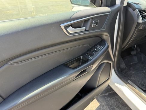 Used 2018 Ford Edge Titanium w/ Equipment Group 301A FWD image 15
