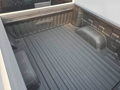 Used 2024 GMC Sierra 1500 AT4 w/ Technology Package AWD/4WD image 40