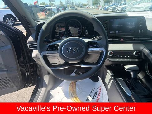 Used 2022 Hyundai Elantra SEL w/ Cargo Package FWD image 13