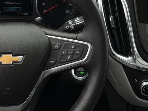 Used 2018 Chevrolet Equinox Premier FWD image 15