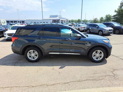 Used 2022 Ford Explorer XLT image 6