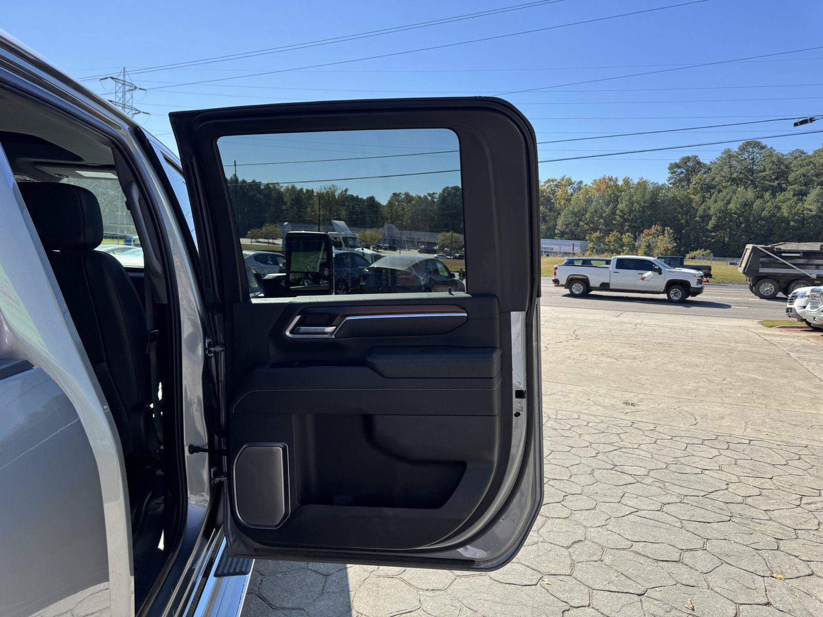 Used 2025 GMC Sierra 2500 Denali w/ Denali Reserve Package AWD/4WD image 15