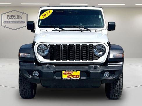 Used 2024 Jeep Wrangler Unlimited Sport AWD/4WD image 2