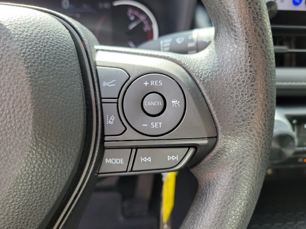 Used 2023 Toyota RAV4 LE FWD image 20