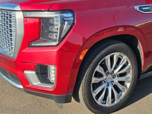 Certified 2024 GMC Yukon Denali w/ Advanced Technology Package AWD/4WD image 12